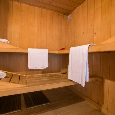 Chalet Les Praz-de-chamonix Chalet Sleeps 11