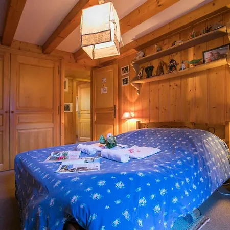 Chalet Les Praz-de-chamonix Chalet Sleeps 11 Chamonix