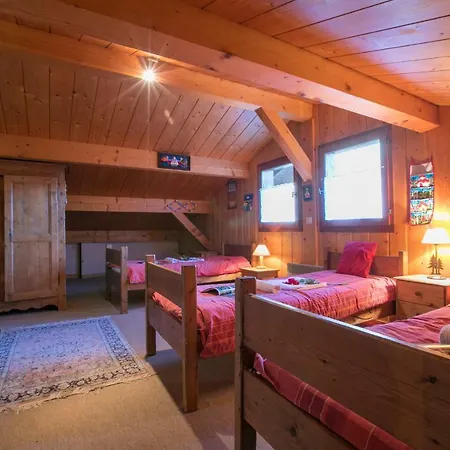 Les Praz-de-chamonix Chalet Sleeps 11 * Chamonix