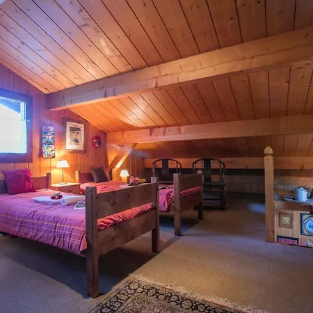 Les Praz-de-chamonix Chalet Sleeps 11 Chalet