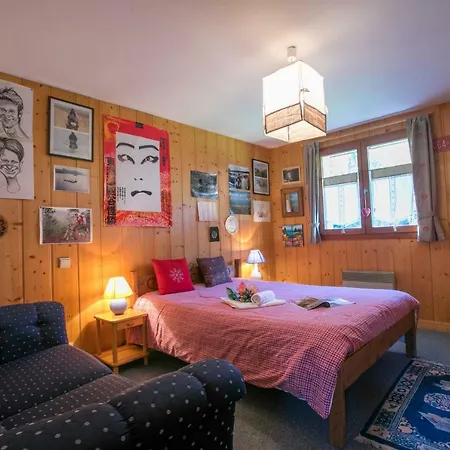 Les Praz-de-chamonix Chalet Sleeps 11 Chamonix