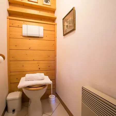Chalet Les Praz-de-chamonix Chalet Sleeps 11 *