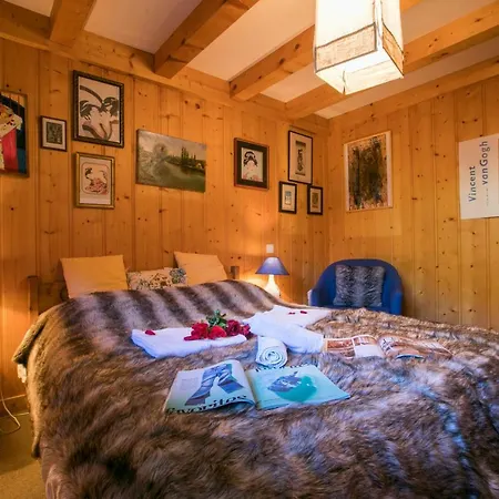 Chalet Les Praz-de-chamonix Chalet Sleeps 11 *