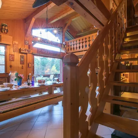 Les Praz-de-chamonix Chalet Sleeps 11 * Chamonix