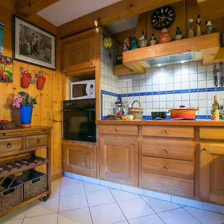Les Praz-de-chamonix Chalet Sleeps 11 Chalet Chamonix