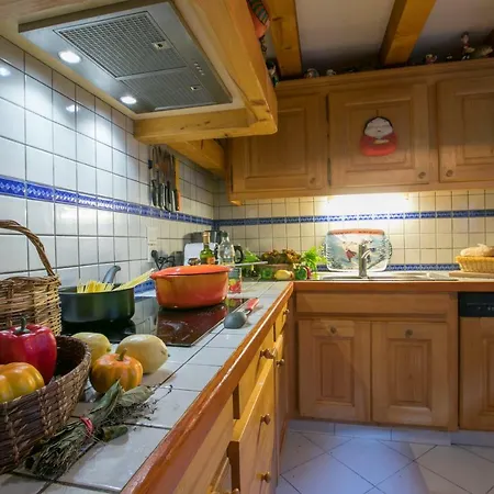 Chalet Les Praz-de-chamonix Chalet Sleeps 11