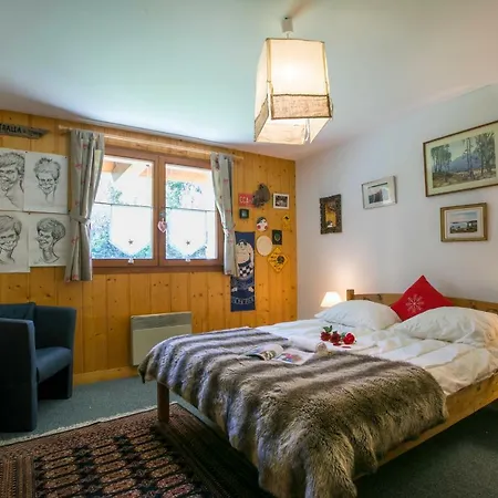 Chalet Les Praz-de-chamonix Chalet Sleeps 11 *